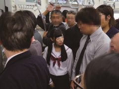 ข่มขืน หนังเอวีญี่ปุ่น แอบเย็ดนักเรียนสาวบนรถไฟฟ้า แอบเสียบควยกระเด้าหีจนน้ำแตกสำเร็จความใคร่สบายตัว